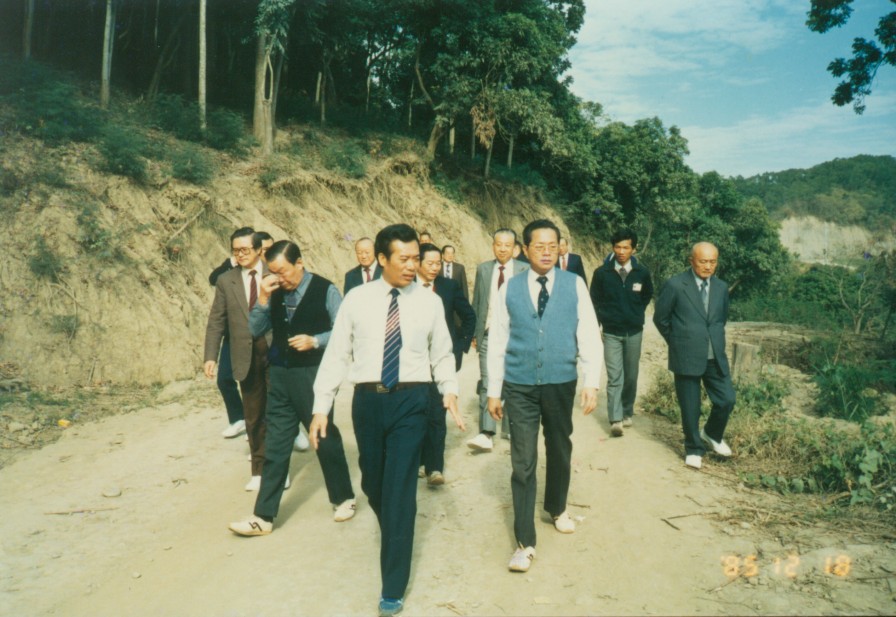18 Dec 1985 - The path between the Admin Area and the Entrance was not tarred yet in the meantime.